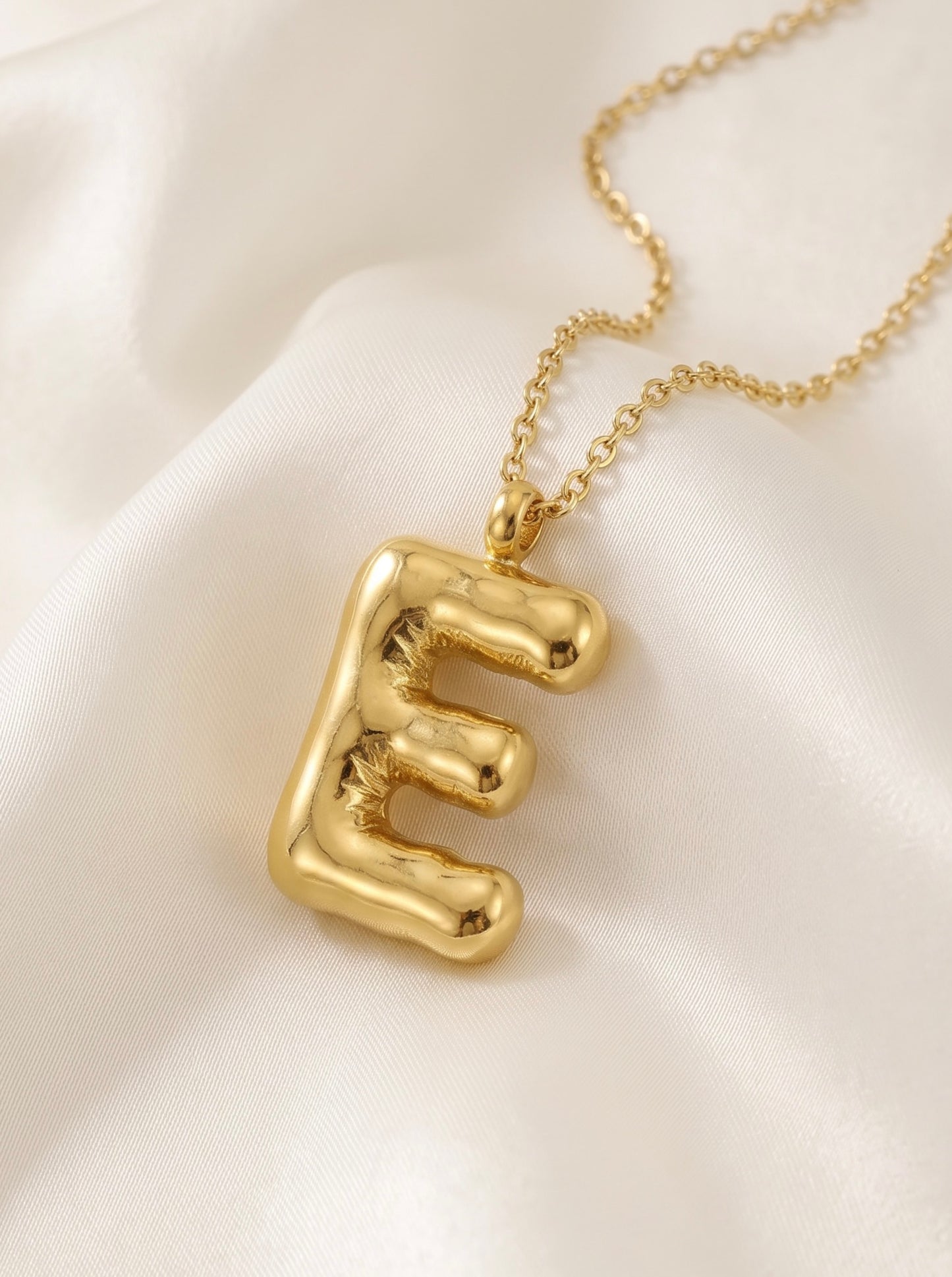 Waterproof Bubble Letter E Necklace in Gold