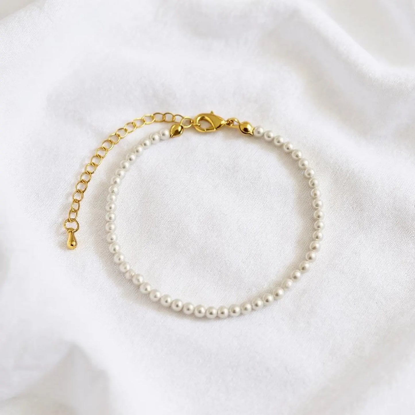 Dainty Swarovski Pearl Bracelet