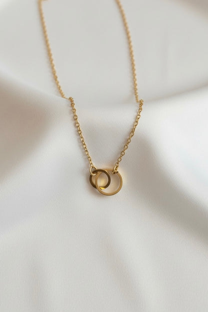 Gold Interlocking Rings Necklace