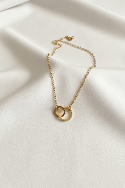 Gold Interlocking Rings Necklace