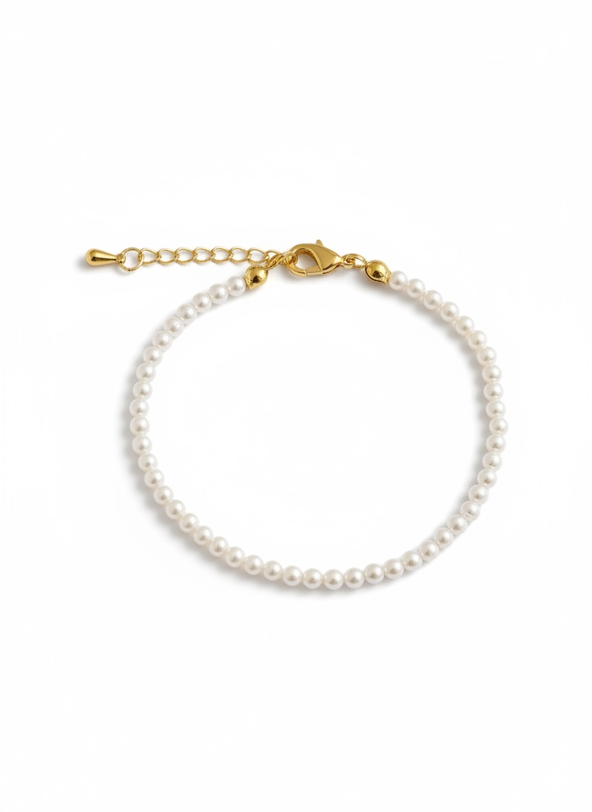 Dainty Swarovski Pearl Bracelet