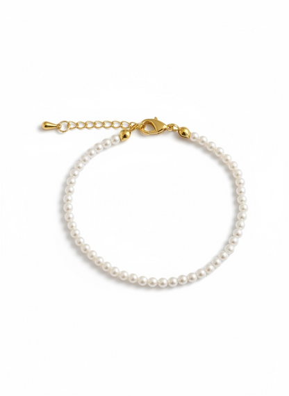 Dainty Swarovski Pearl Bracelet