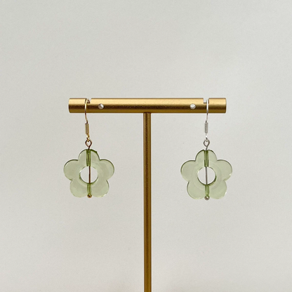 Daisy Earrings in Green Matcha